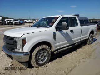 ✅ 2018 Ford F-250 XL • VIN: 1FT7X2A62JEB82068 • Lot: 46510925. Listed on Copart with 174,914 mi. Free auction sales archive from the USA and detailed vehicle history report at DreamBid. Image 1.