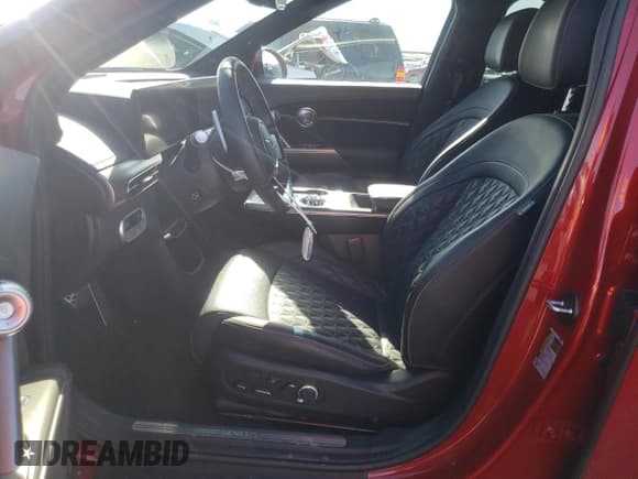 ✅ 2023 Genesis GV60 Performance • VIN: KMUKEDTBXPU008850 • Lot: 44067274. Wystawiony na Copart z przebiegiem 13 087 mil. Bezpłatny archiwum sprzedaży aukcyjnych z USA i szczegółowy raport historii pojazdu na DreamBid. Zdjęcie 7.