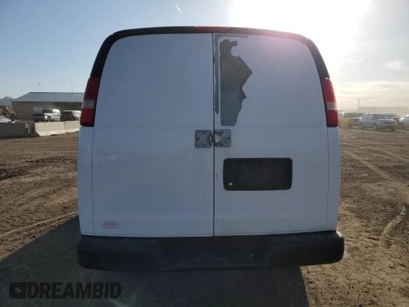 ✅ 2009 Chevrolet Express Cargo • VIN: 1GCGG25C391130564 • Lot: 48556715. Listed on Copart with 262,088 mi. Free auction sales archive from the USA and detailed vehicle history report at DreamBid. Image 6.