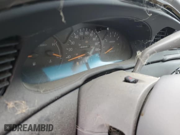 ✅ 1997 Ford Taurus G • VIN: 1FALP51UXVG156140 • Lot: 46141965. Wystawiony na Copart z przebiegiem Nie podano. Bezpłatny archiwum sprzedaży aukcyjnych z USA i szczegółowy raport historii pojazdu na DreamBid. Zdjęcie 9.