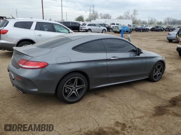 ✅ 2018 Mercedes-Benz C 300 • VIN: WDDWJ4KB7JF736919 • Lot: 54312225. Wystawiony na Copart z przebiegiem 109 794 mil. Bezpłatny archiwum sprzedaży aukcyjnych z USA i szczegółowy raport historii pojazdu na DreamBid. Zdjęcie 3.