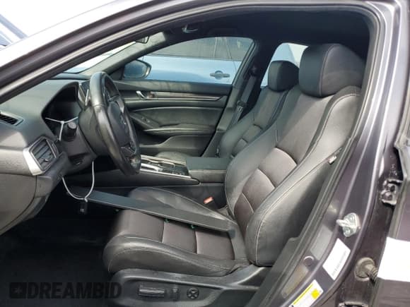 ✅ 2002 Mercedes-Benz CLK 320/430 • VIN: WDBLK65G92T128706 • Лот: 75334464. Опубликован ранее на Copart с пробегом 40 981 миль. Бесплатный доступ к архиву аукционных продаж из США и подробный отчёт об истории автомобиля на DreamBid. Изображение 7.