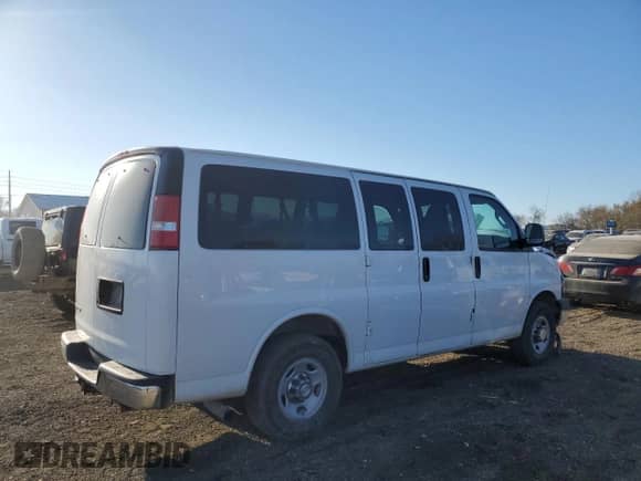 2017 Chevrolet Express Passenger LT с VIN 1GAWGFFF3H1253848, выставлен на аукционе Copart как лот 82126664 с пробегом Не указан миль и Списание • Salvage title. История ставок и продаж доступна на DreamBid. Изображение 3.