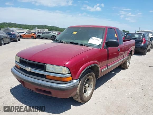 ✅ 2003 Chevrolet S-10 • VIN: 1GCCS19H938132072 • Лот: 42838717. Опубликован ранее на IAAI с пробегом 183 340 миль. Бесплатный доступ к архиву аукционных продаж из США и подробный отчёт об истории автомобиля на DreamBid. Изображение 6.