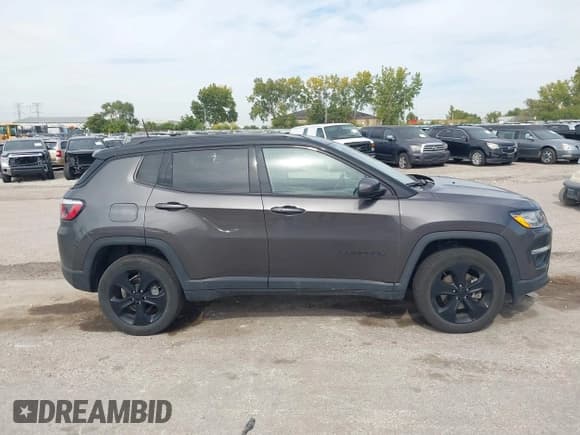 ✅ 2019 Jeep Compass Latitude • VIN: 3C4NJDBB0KT713589 • Lot: 43329595. Listed on IAAI with 31,475 mi. Free auction sales archive from the USA and detailed vehicle history report at DreamBid. Image 13.