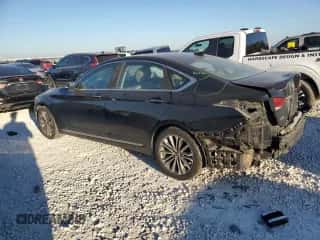 2015 Hyundai Genesis 3.8L z VIN KMHGN4JE4FU034327, wystawiony jako Copart lot #72601004 z przebiegiem 114 532 mil mil oraz Szkoda całkowita • Salvage title. Historia ofert i sprzedaży dostępna na DreamBid. Obrazek 2.