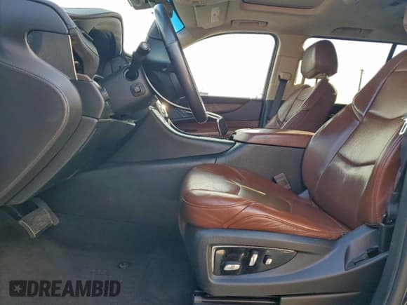 ✅ 2018 Cadillac Escalade ESV Premium Luxury • VIN: 1GYS3JKJXJR194006 • Lot: 94444545. Wystawiony na Copart z przebiegiem 142 707 mil. Bezpłatny archiwum sprzedaży aukcyjnych z USA i szczegółowy raport historii pojazdu na DreamBid. Zdjęcie 7.