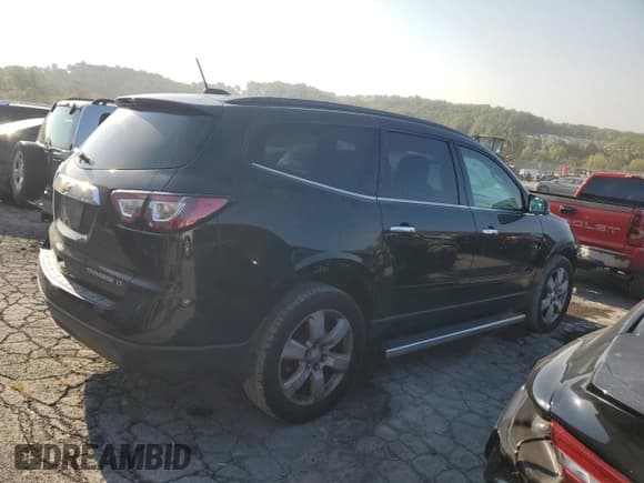 ✅ 2016 Chevrolet Traverse LT • VIN: 1GNKRGKD3GJ321260 • Lot: 71746294. Wystawiony na Copart z przebiegiem 185 502 mil. Bezpłatny archiwum sprzedaży aukcyjnych z USA i szczegółowy raport historii pojazdu na DreamBid. Zdjęcie 3.