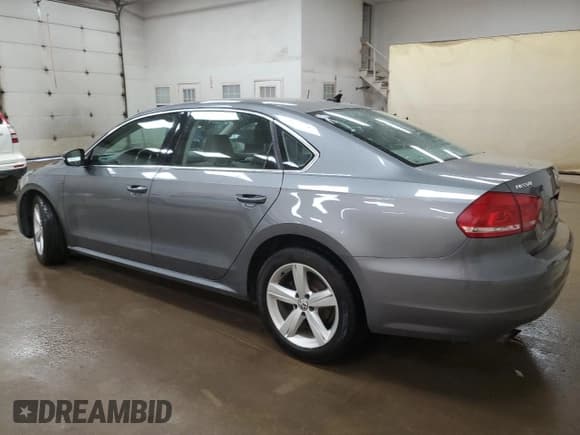 ✅ 2015 Volkswagen Passat S • VIN: 1VWAT7A36FC105109 • Lot: 86288965. Listed on Copart with 171,605 mi. Free auction sales archive from the USA and detailed vehicle history report at DreamBid. Image 2.