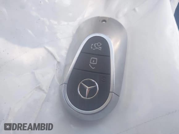 ✅ 2022 Mercedes-Benz C 300 • VIN: W1KAF4GB8NR017218 • Лот: 43752139. Опубликован ранее на IAAI с пробегом 30 737 миль. Бесплатный доступ к архиву аукционных продаж из США и подробный отчёт об истории автомобиля на DreamBid. Изображение 11.