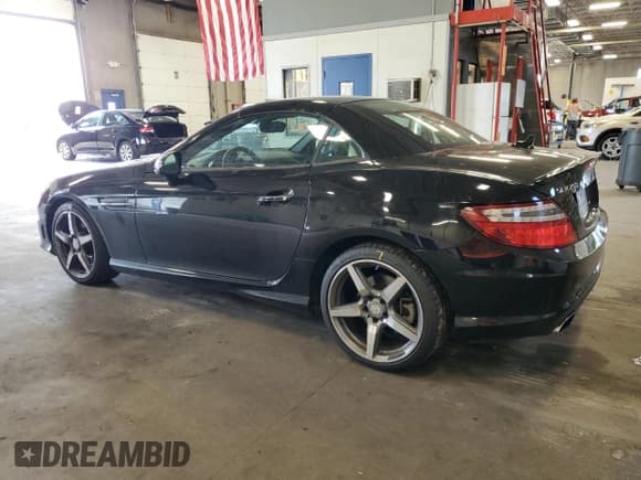 ✅ 2015 Mercedes-Benz SLK 250 • VIN: WDDPK4HA1FF108183 • Lot: 65925955. Listed on Copart with 39,120 mi. Free auction sales archive from the USA and detailed vehicle history report at DreamBid. Image 2.