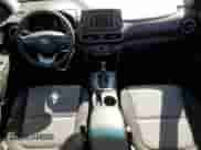 2020 Hyundai Kona SE с VIN KM8K12AA0LU457635, выставлен на аукционе Copart как лот 40638513 с пробегом 64 834 миль миль и . История ставок и продаж доступна на DreamBid. Изображение 8.