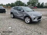 ✅ 2024 Buick Encore GX Preferred • VIN: KL4AMCSL6RB106627 • Lot: 66367855. Wystawiony na Copart z przebiegiem 19 980 mil. Bezpłatny archiwum sprzedaży aukcyjnych z USA i szczegółowy raport historii pojazdu na DreamBid. Zdjęcie 14.