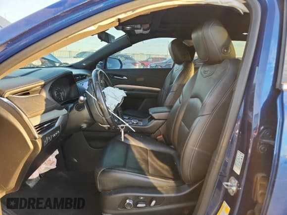 ✅ 2019 Cadillac XT4 FWD Premium Luxury • VIN: 1GYFZCR46KF177430 • Lot: 82545435. Wystawiony na Copart z przebiegiem 98 162 mil. Bezpłatny archiwum sprzedaży aukcyjnych z USA i szczegółowy raport historii pojazdu na DreamBid. Zdjęcie 7.