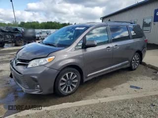 ✅ 2020 Toyota Sienna XLE • VIN: 5TDDZ3DC2LS228595 • Lot: 57660495. Wystawiony na Copart z przebiegiem 104 855 mil. Bezpłatny archiwum sprzedaży aukcyjnych z USA i szczegółowy raport historii pojazdu na DreamBid. Zdjęcie 1.