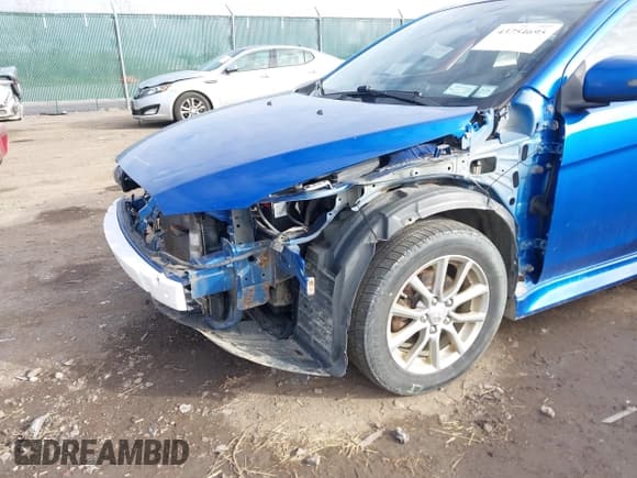 ✅ 2016 Mitsubishi Lancer SE • VIN: JA32V2FW5GU003012 • Lot: 43754695. Wystawiony na IAAI z przebiegiem 130 226 mil. Bezpłatny archiwum sprzedaży aukcyjnych z USA i szczegółowy raport historii pojazdu na DreamBid. Zdjęcie 6.