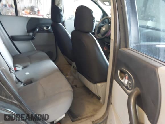 ✅ 2004 Saturn VUE • VIN: 5GZCZ23D74S844946 • Lot: 42107353. Wystawiony na IAAI z przebiegiem 255 622 mil. Bezpłatny archiwum sprzedaży aukcyjnych z USA i szczegółowy raport historii pojazdu na DreamBid. Zdjęcie 8.