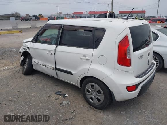 ✅ 2013 Kia Soul • VIN: KNDJT2A51D7549267 • Lot: 43648212. Listed on IAAI with 263,777 mi. Free auction sales archive from the USA and detailed vehicle history report at DreamBid. Image 3.