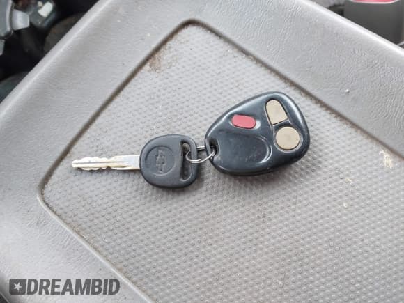 ✅ 2000 Chevrolet Silverado 1500 LS • VIN: 2GCEK19T9Y1212706 • Лот: 43792279. Опубликован ранее на IAAI с пробегом 280 310 миль. Бесплатный доступ к архиву аукционных продаж из США и подробный отчёт об истории автомобиля на DreamBid. Изображение 11.