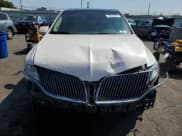 ✅ 2016 Lincoln MKT EcoBoost • VIN: 2LMHJ5AT2GBL01397 • Lot: 68691805. Wystawiony na Copart z przebiegiem 157 233 mil. Bezpłatny archiwum sprzedaży aukcyjnych z USA i szczegółowy raport historii pojazdu na DreamBid. Zdjęcie 5.