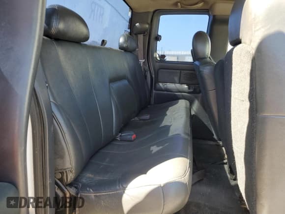 ✅ 2001 Chevrolet Silverado 2500HD LS • VIN: 1GCHK29U61E316862 • Lot: 57590155. Wystawiony na Copart z przebiegiem Nie podano. Bezpłatny archiwum sprzedaży aukcyjnych z USA i szczegółowy raport historii pojazdu na DreamBid. Zdjęcie 10.