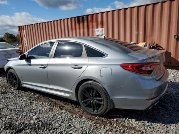 ✅ 2017 Hyundai Sonata Sport • VIN: 5NPE34AB8HH551960 • Lot: 90651185. Wystawiony na Copart z przebiegiem 95 805 mil. Bezpłatny archiwum sprzedaży aukcyjnych z USA i szczegółowy raport historii pojazdu na DreamBid. Zdjęcie 2.