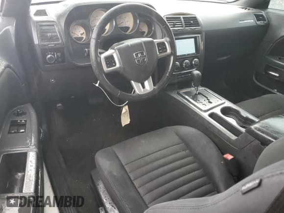 ✅ 2012 Dodge Challenger SXT • VIN: 2C3CDYAG3CH143637 • Lot: 72634794. Wystawiony na Copart z przebiegiem Nie podano. Bezpłatny archiwum sprzedaży aukcyjnych z USA i szczegółowy raport historii pojazdu na DreamBid. Zdjęcie 8.