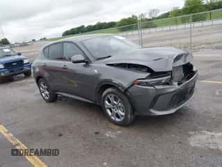 2024 Dodge Hornet R/T z VIN ZACPDFCWXR3A25038, wystawiony jako IAAI lot #42852217 z przebiegiem 31 348 mil mil oraz . Historia ofert i sprzedaży dostępna na DreamBid. Obrazek 1.