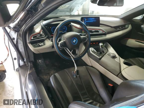 ✅ 2016 BMW i8 • VIN: WBY2Z2C55GV676201 • Lot: 67888374. Wystawiony na Copart z przebiegiem 59 010 mil. Bezpłatny archiwum sprzedaży aukcyjnych z USA i szczegółowy raport historii pojazdu na DreamBid. Zdjęcie 8.