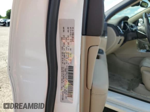 ✅ 2019 Jeep Grand Cherokee Overland • VIN: 1C4RJFCG5KC590780 • Lot: 64016825. Listed on Copart with 26,694 mi. Free auction sales archive from the USA and detailed vehicle history report at DreamBid. Image 14.