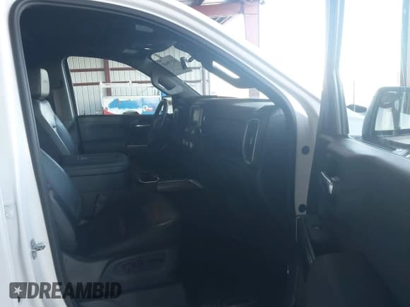 ✅ 2020 GMC Sierra 1500 AT4 • VIN: 1GTP9EEL3LZ144565 • Lot: 43379605. Wystawiony na IAAI z przebiegiem 45 024 mil. Bezpłatny archiwum sprzedaży aukcyjnych z USA i szczegółowy raport historii pojazdu na DreamBid. Zdjęcie 5.