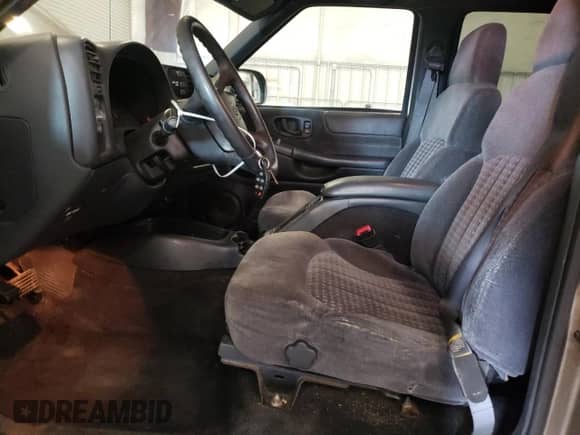 1999 Chevrolet Blazer LT с VIN 1GNDT13W4X2149645, выставлен на аукционе Copart как лот 68597425 с пробегом 184 694 миль миль и Чистый • Clean title. История ставок и продаж доступна на DreamBid. Изображение 7.