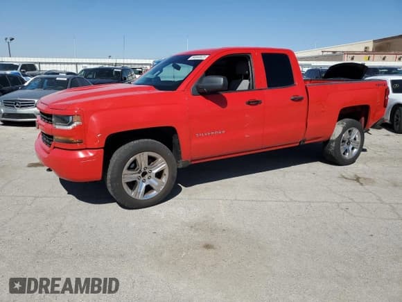 ✅ 2017 Chevrolet Silverado 1500 Custom • VIN: 1GCRCPEH2HZ332731 • Lot: 64040825. Wystawiony na Copart z przebiegiem 108 239 mil. Bezpłatny archiwum sprzedaży aukcyjnych z USA i szczegółowy raport historii pojazdu na DreamBid. Zdjęcie 1.