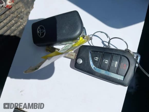 ✅ 2021 Toyota Corolla LE • VIN: JTDEPMAE7MJ144664 • Lot: 42269698. Wystawiony na IAAI z przebiegiem 23 500 mil. Bezpłatny archiwum sprzedaży aukcyjnych z USA i szczegółowy raport historii pojazdu na DreamBid. Zdjęcie 11.