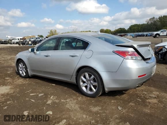 ✅ 2013 Acura TL Technology • VIN: 19UUA8F50DA014188 • Лот: 86496065. Опубликован ранее на Copart с пробегом 138 559 миль. Бесплатный доступ к архиву аукционных продаж из США и подробный отчёт об истории автомобиля на DreamBid. Изображение 2.