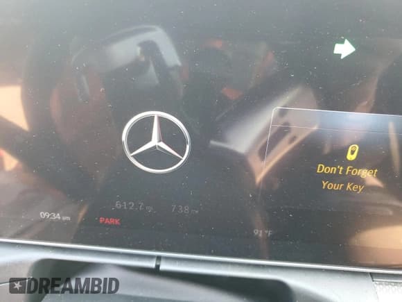 ✅ 2024 Mercedes-Benz C 63 S AMG E Performance • VIN: W1KAF8AB1RR236561 • Lot: 74100654. Wystawiony na Copart z przebiegiem 738 mil. Bezpłatny archiwum sprzedaży aukcyjnych z USA i szczegółowy raport historii pojazdu na DreamBid. Zdjęcie 9.