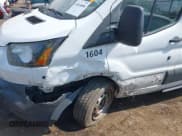 ✅ 2016 Ford Transit • VIN: 1FTYR1CG0GKA95827 • Lot: 42814606. Wystawiony na IAAI z przebiegiem 220 267 mil. Bezpłatny archiwum sprzedaży aukcyjnych z USA i szczegółowy raport historii pojazdu na DreamBid. Zdjęcie 6.