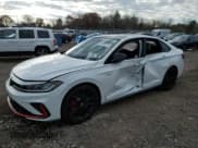 ✅ 2025 Volkswagen Jetta Autobahn • VIN: 3VW2T7BU1SM014575 • Lot: 92364975. Wystawiony na Copart z przebiegiem 7 468 mil. Bezpłatny archiwum sprzedaży aukcyjnych z USA i szczegółowy raport historii pojazdu na DreamBid. Zdjęcie 1.