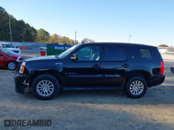 ✅ 2009 GMC Yukon • VIN: 1GKFK13549R106157 • Lot: 43633126. Listed on IAAI with 97,643 mi. Free auction sales archive from the USA and detailed vehicle history report at DreamBid. Image 14.