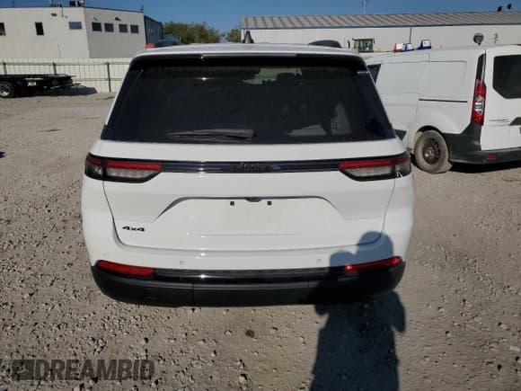 ✅ 2024 Jeep Grand Cherokee Laredo • VIN: 1C4RJHAG0RC683960 • Lot: 72063945. Listed on Copart with 11,169 mi. Free auction sales archive from the USA and detailed vehicle history report at DreamBid. Image 6.