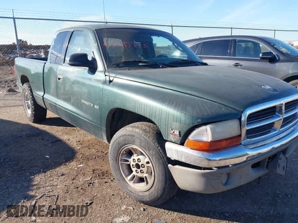 ✅ 2000 Dodge Dakota • VIN: 1B7GL22X5YS662653 • Lot: 41297493. Wystawiony na IAAI z przebiegiem 260 328 mil. Bezpłatny archiwum sprzedaży aukcyjnych z USA i szczegółowy raport historii pojazdu na DreamBid. Zdjęcie 6.