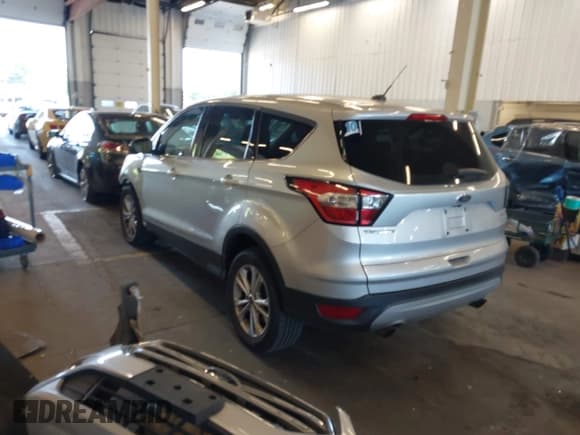 ✅ 2017 Ford Escape SE • VIN: 1FMCU0GD1HUD12662 • Лот: 40290012. Опубликован ранее на IAAI с пробегом 68 290 миль. Бесплатный доступ к архиву аукционных продаж из США и подробный отчёт об истории автомобиля на DreamBid. Изображение 3.