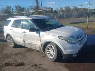 ✅ 2013 Ford Explorer XLT • VIN: 1FM5K7D80DGA82250 • Lot: 43473441. Wystawiony na IAAI z przebiegiem 139 357 mil. Bezpłatny archiwum sprzedaży aukcyjnych z USA i szczegółowy raport historii pojazdu na DreamBid. Zdjęcie 1.