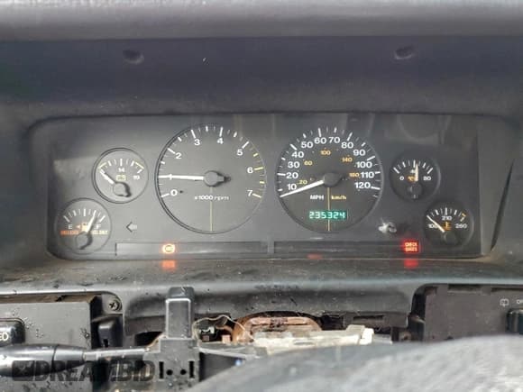 ✅ 1996 Jeep Grand Cherokee Laredo • VIN: 1J4GZ58SXTC221089 • Lot: 95514735. Listed on Copart with 235,324 mi. Free auction sales archive from the USA and detailed vehicle history report at DreamBid. Image 9.