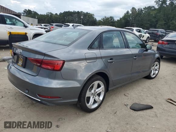 ✅ 2017 Audi A3 Premium • VIN: WAUAUGFF7H1040883 • Лот: 85934195. Опубликован ранее на Copart с пробегом 67 320 миль. Бесплатный доступ к архиву аукционных продаж из США и подробный отчёт об истории автомобиля на DreamBid. Изображение 3.