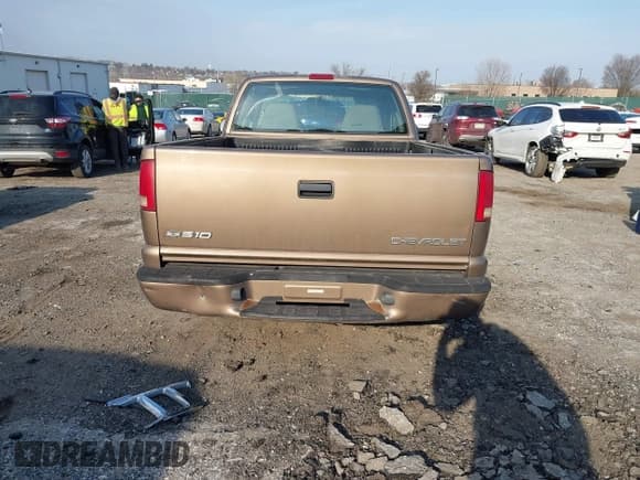 ✅ 2003 Chevrolet S-10 • VIN: 1GCCS19H438207874 • Лот: 41726567. Опубликован ранее на IAAI с пробегом 123 260 миль. Бесплатный доступ к архиву аукционных продаж из США и подробный отчёт об истории автомобиля на DreamBid. Изображение 16.