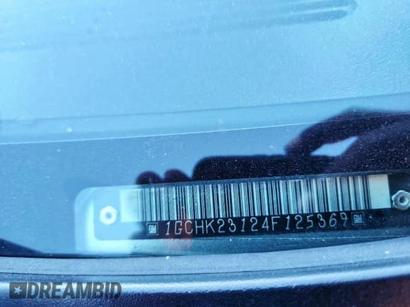 ✅ 2004 Chevrolet Silverado 2500HD LS • VIN: 1GCHK23124F125369 • Lot: 86151445. Wystawiony na Copart z przebiegiem 162 473 mil. Bezpłatny archiwum sprzedaży aukcyjnych z USA i szczegółowy raport historii pojazdu na DreamBid. Zdjęcie 12.