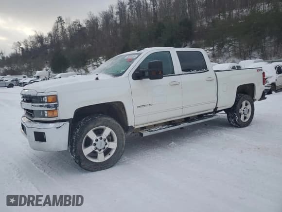 ✅ 2018 Chevrolet Silverado 2500HD LT • VIN: 1GC1KVEG1JF204581 • Lot: 88690305. Wystawiony na Copart z przebiegiem 131 127 mil. Bezpłatny archiwum sprzedaży aukcyjnych z USA i szczegółowy raport historii pojazdu na DreamBid. Zdjęcie 1.