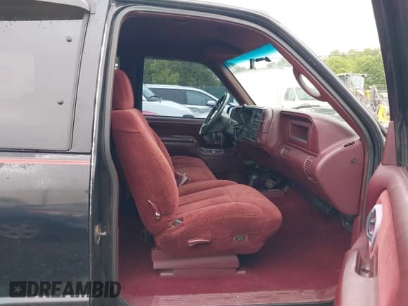 ✅ 1998 GMC Sierra 3500 • VIN: 1GTHK39J8WF045607 • Лот: 42355563. Опубликован ранее на IAAI с пробегом Не указан. Бесплатный доступ к архиву аукционных продаж из США и подробный отчёт об истории автомобиля на DreamBid. Изображение 5.