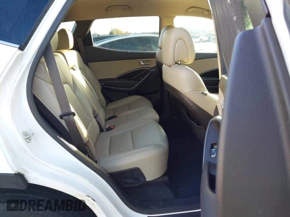 ✅ 2014 Hyundai Santa Fe • VIN: 5XYZU3LA9EG125162 • Lot: 43760882. Wystawiony na IAAI z przebiegiem 97 306 mil. Bezpłatny archiwum sprzedaży aukcyjnych z USA i szczegółowy raport historii pojazdu na DreamBid. Zdjęcie 8.